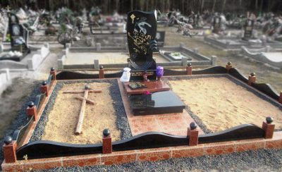 46807328_w640_h640_granitnaya_ograda_1